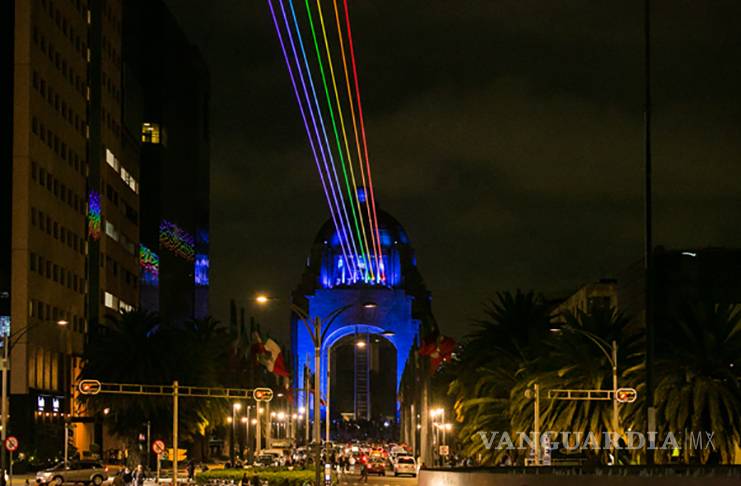 $!Arranca el Filux en la CDMX: Un despliegue de luz por víctimas del sismo
