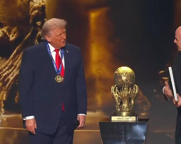 La FIFA anunció el premio semanas después de que el Comité Noruego del Nobel pasara por alto a Trump para su prestigioso Premio Nobel de la Paz en octubre.