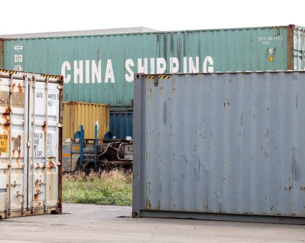 El consejero del expresidente Trump subrayó que la determinación de México de aplicar gravámenes de hasta 50% a numerosos productos provenientes de China y otras naciones asiáticas trasciende un conflicto meramente regional.