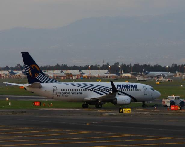 Magnicharters atribuyó cancelaciones a “problemas logísticos” sin dar detalles, pero la aerolínea se encuentra en medio de crisis operativa marcada por adeudos, falta de viáticos y ausencia de personal en aeropuertos.