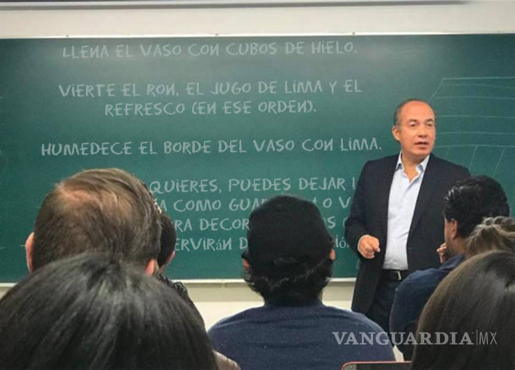 $!Felipe Calderón da clase en el ITAM... y su cátedra se convierte en meme