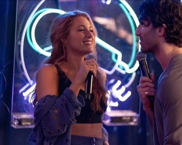 El juez señaló que Lively (izq.) puede presentar demanda por represalias contra la productora de Justin (der.), Wayfarer Studios, así como demanda contractual y otra por complicidad contra varios demandados.