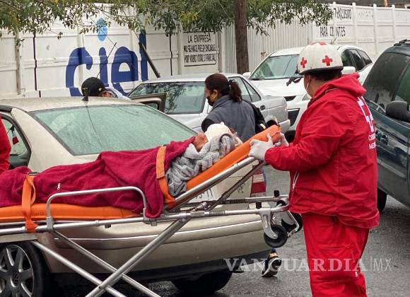 Choque deja lesionada a mujer de la tercera edad en el centro de Saltillo