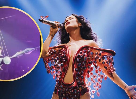 ¡Pudo ser una tragedia! Sufre ‘accidente’ Katy Perry durante su show mientras ‘volaba’ en una mariposa gigante