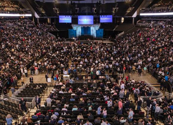 Warren Buffett opina que el comercio ‘no debe ser un arma’; advierte que los aranceles son perjudiciales