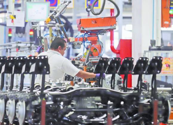 Aclaran que exención de aranceles para autopartes es temporal