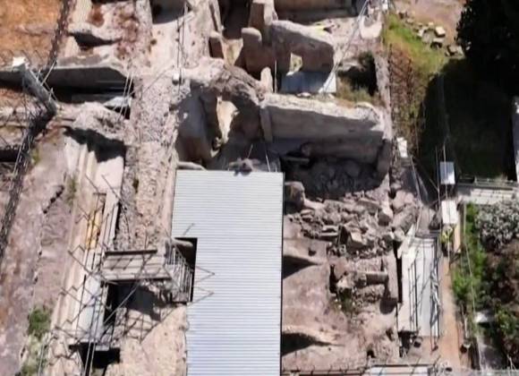 Un terremoto causa el derrumbe parcial en edificios de Pompeya