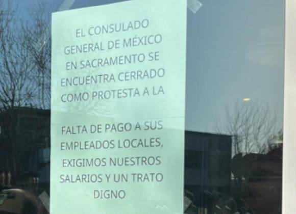 Protestan en Consulado de México por impago de salarios