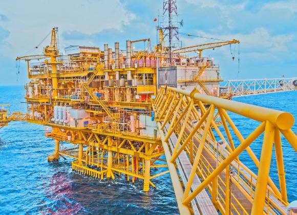 Ante desaceleración económica, BM prevé caída en precios del petróleo y materias primas