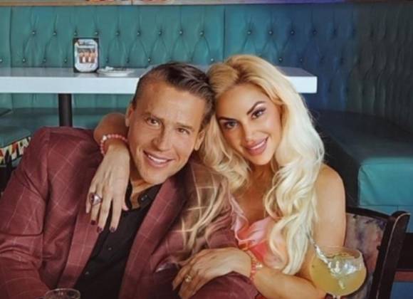 Adiós, Magaly Chávez: Cachan a Alfredo Adame besando a la ‘Barbie Humana’; modelo conocida por adoptar a muñeca