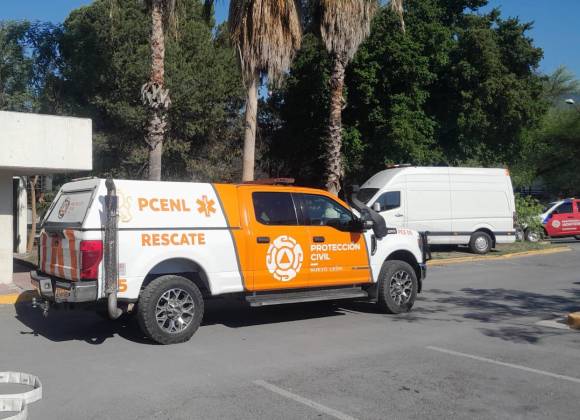 Evacuan a 263 por incendio en bodega de Conciliación y Arbitraje en Monterrey, Nuevo León