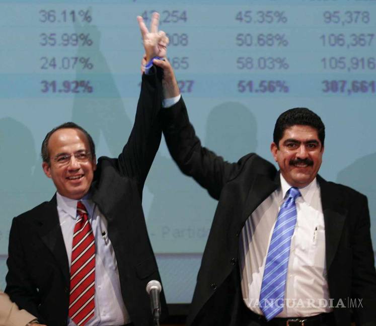 $!¿Manuel Espino es el amuleto de la victoria de AMLO?, levantó la mano a Calderón y a Peña Nieto... ¡y ganaron!
