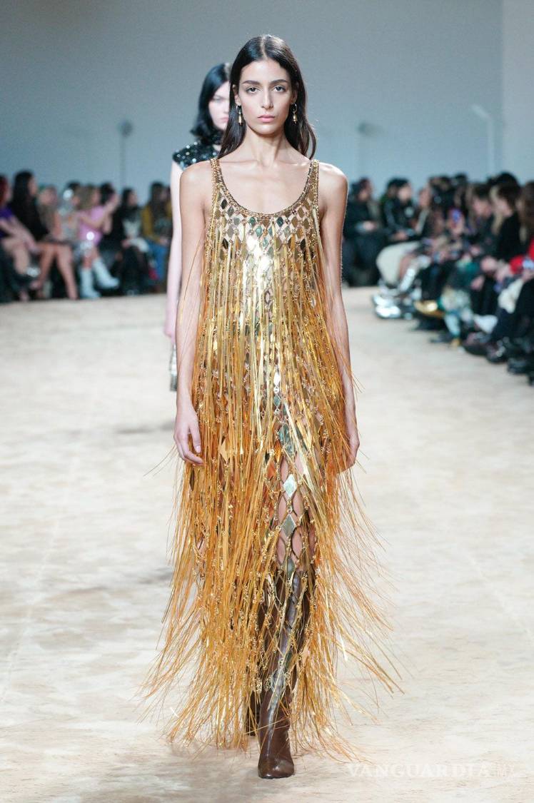 $!Peinado para Paco Rabbane.