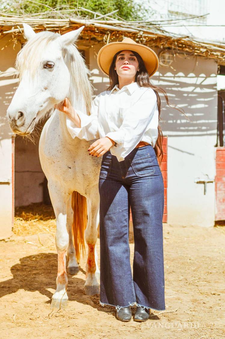 $!Probarse el ajuste perfecto y salir con el outfit listo: la inmediatez y la atención personalizada en las tiendas de Saltillo como JR Sombreros y Cuadra siguen siendo la apuesta más segura.