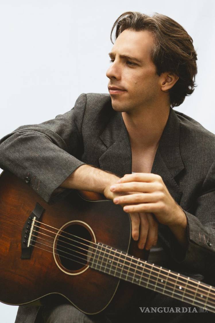 $!La inspiración llega a Fran Diego en forma de pinturas, letras, música y canto, según el artista.