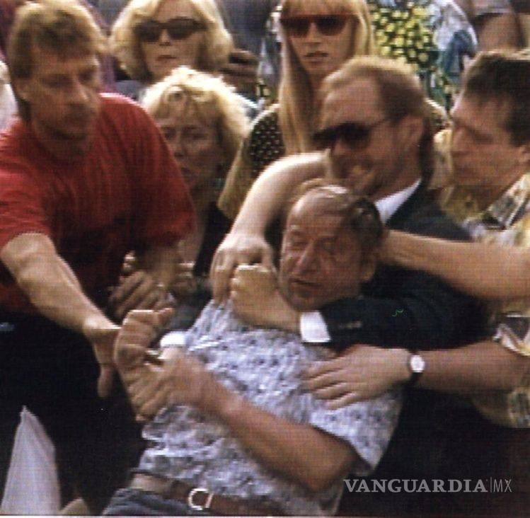 $!Hace 27 años apuñalaron a la tenista Mónica Seles ¡en pleno partido!