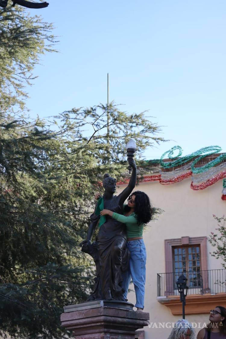 $!Las jóvenes convocaron a tomar las acciones correspondientes frente al derecho a decidir libremente sobre sus cuerpos y su autonomía.