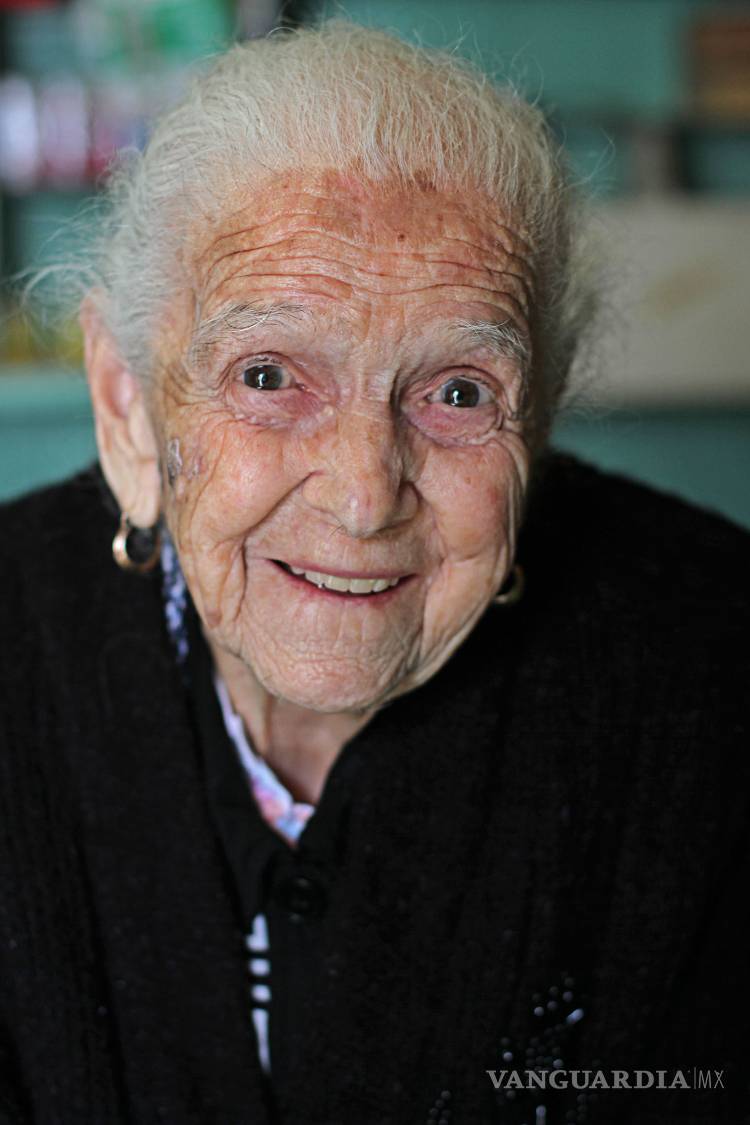 $!Doña Rosita: 64 años atrás de un mostrador en Saltillo