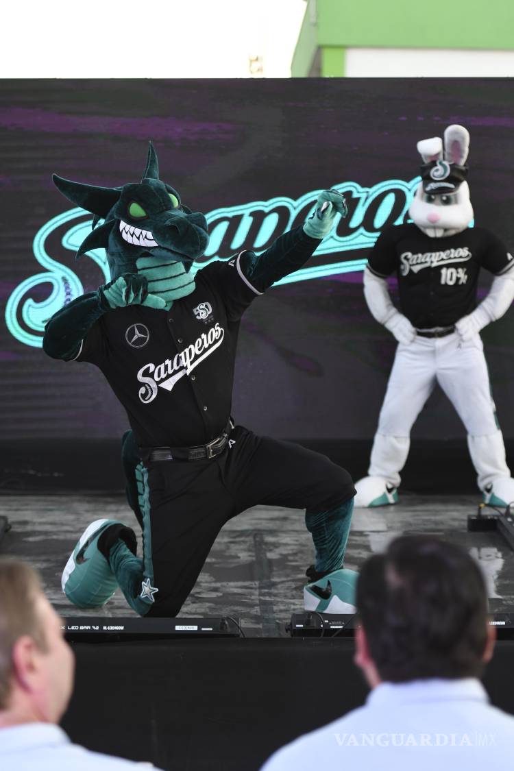 $!“La emoción de los niños al vernos es un privilegio”, comparte el Dragón del Norte, quien promete el mejor show para las reinas y reyes del estadio.