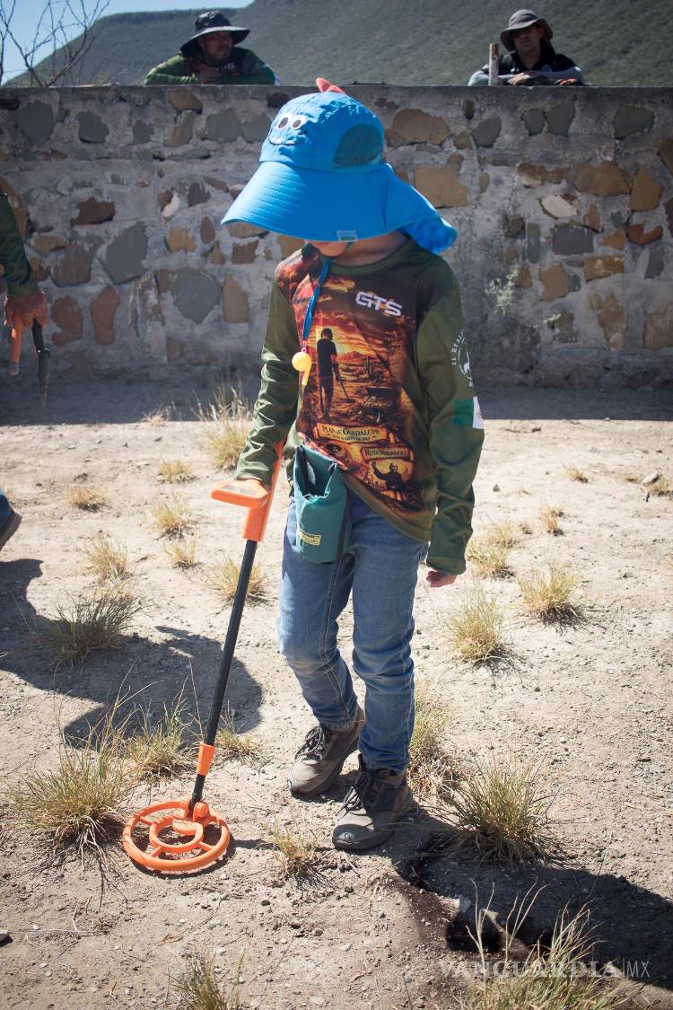$!Los participantes más pequeños recorrieron el terreno con sus propios equipos antes del turno de los adultos.