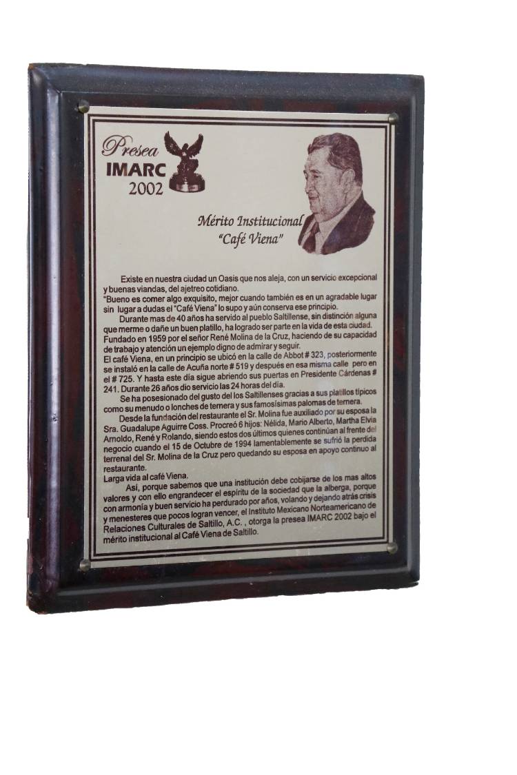 $!El día que José José cenó en Café Viena, el sabor de casa en Saltillo