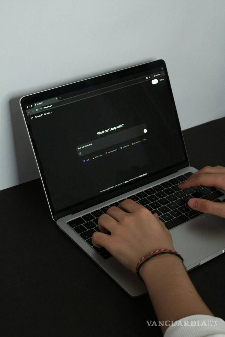 $!Saltillo: Usa 99% IA en ‘prepas’ y universidades; advierten riesgos para su aprendizaje