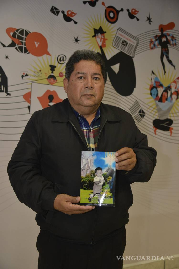 $!El orgulloso autor dijo estar emocionado por comenzar el proceso de producción de la película.