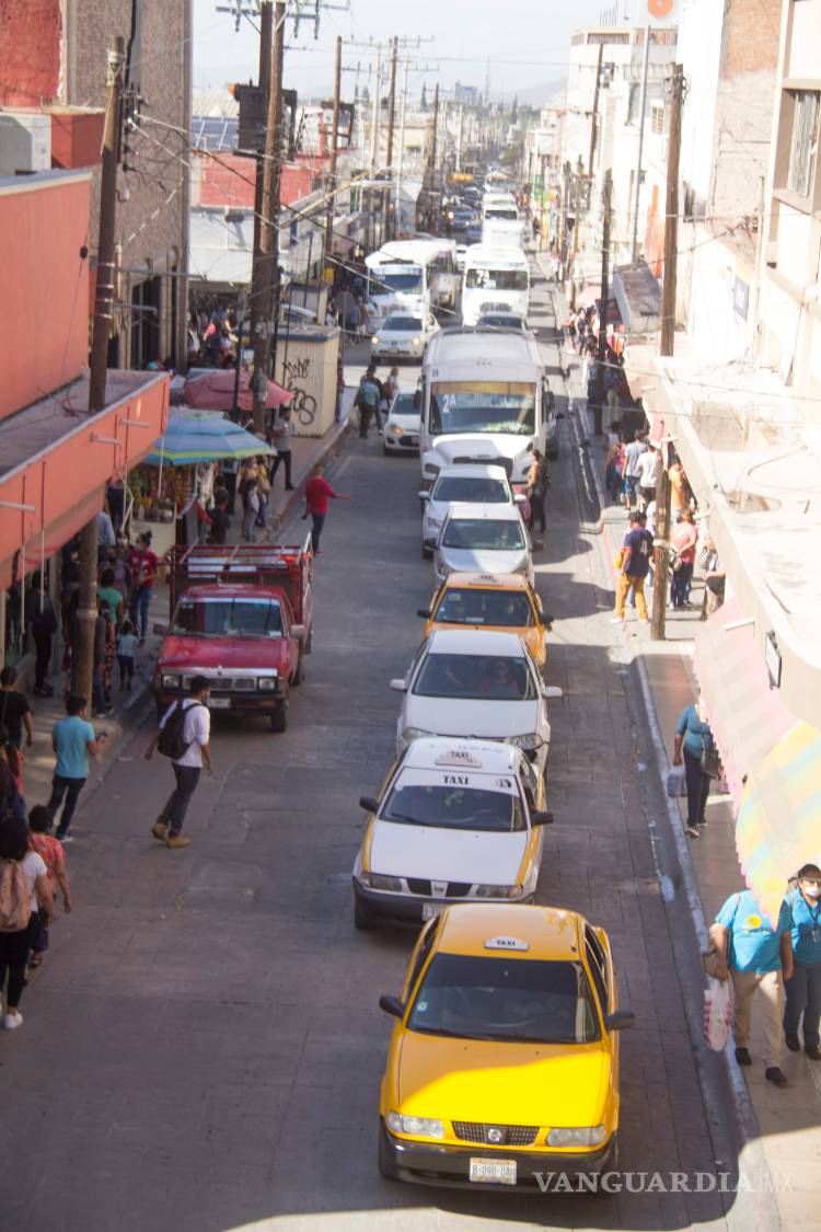 $!Puentes 'antipeatonales' no son la solución; falta regular licencias de conducir y límites de velocidad