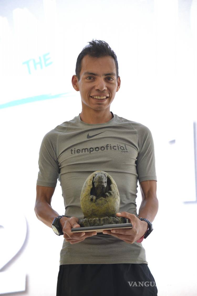 $!Jonathan Paquini, originario de Río Blanco, Veracruz, se coronó como el monarca de la máxima distancia (163K).