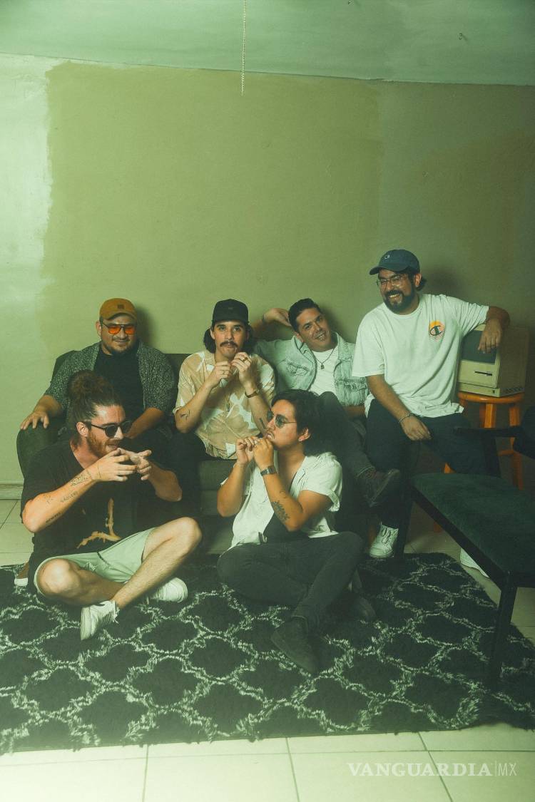 $!PJAMA es el acrónimo de Pacific Jam At My Apartment.