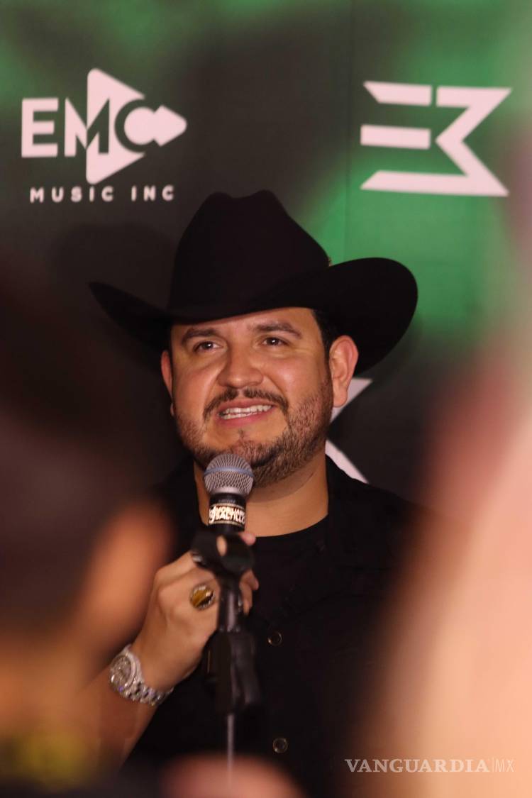 $!El intérprete se mostró entusiasmado por el álbum por venir.