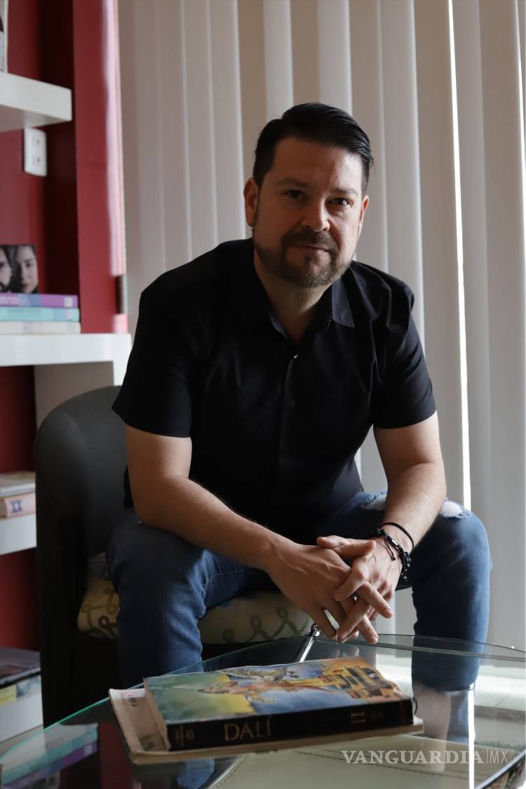 $!Visitamos el estudio de Alfonso Rosas, ROHO.