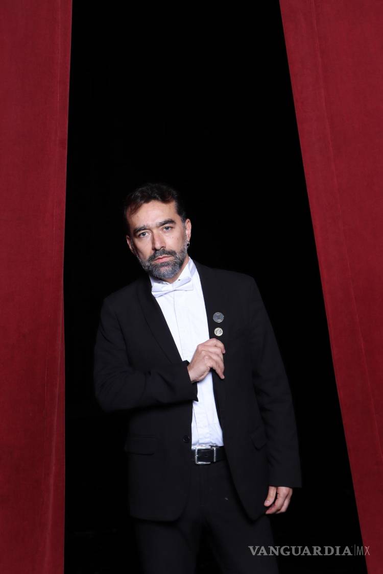 $!Debutó como pianista solista a los 16 años, en 1997, mientras estudiaba su preparatoria en el Ateneo Fuente.