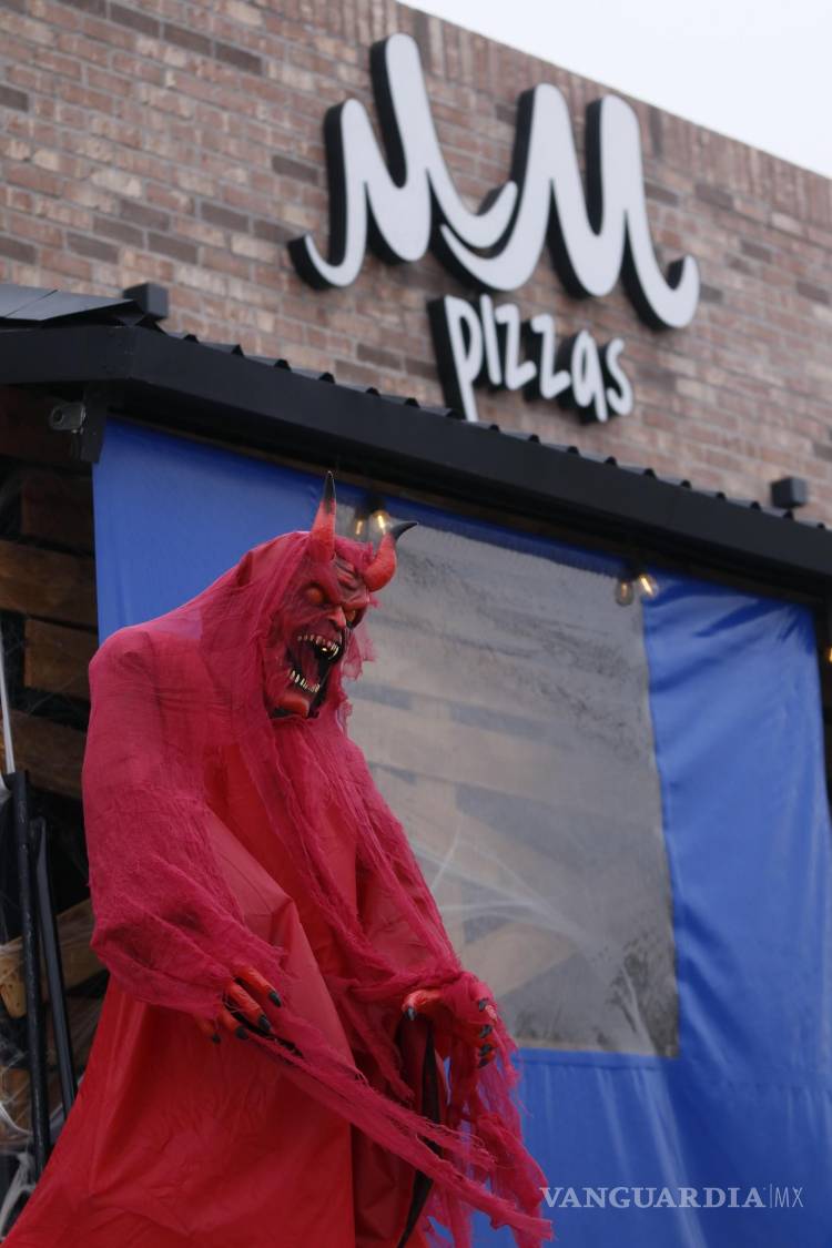 $!Un terrorífico recibimiento te espera en la sucursal sur de MM Pizzas.