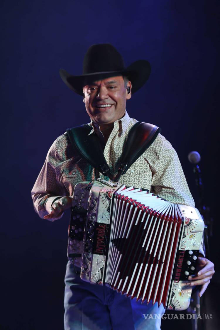 $!La conexión fue natural entre público y grupo.