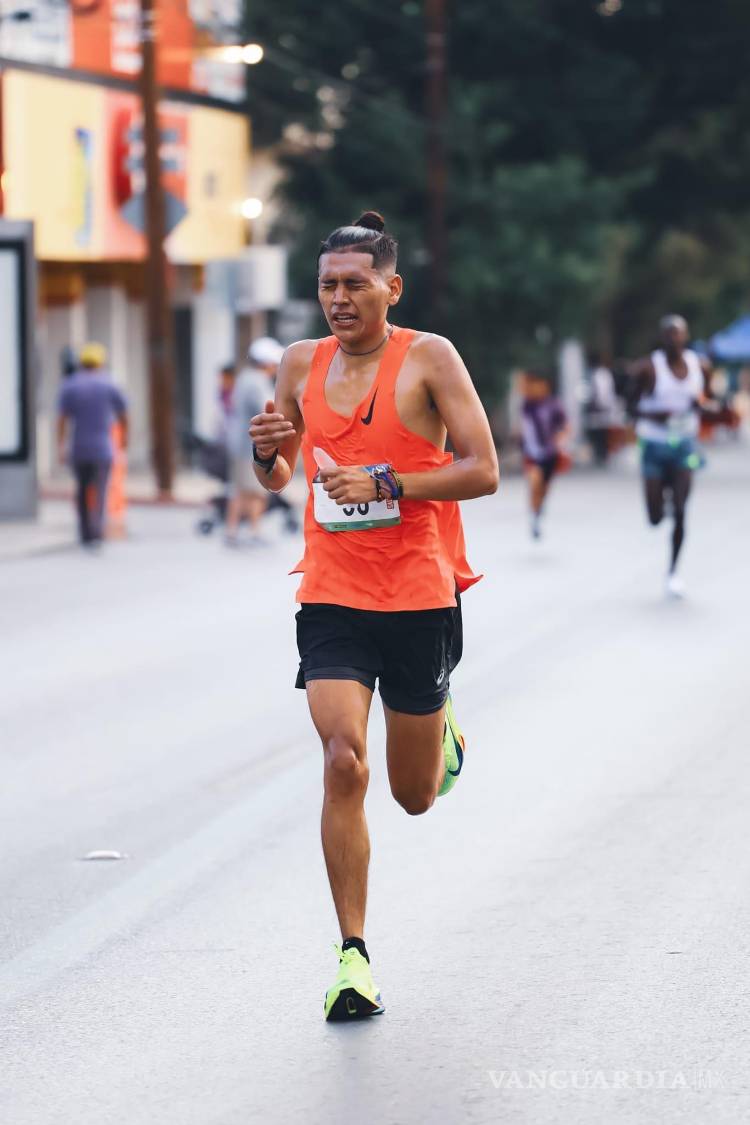$!Julio Gaona realizó sus sesiones de entrenamiento en la Ciudad de México, bajo la supervisión del histórico Rodolfo Gómez.