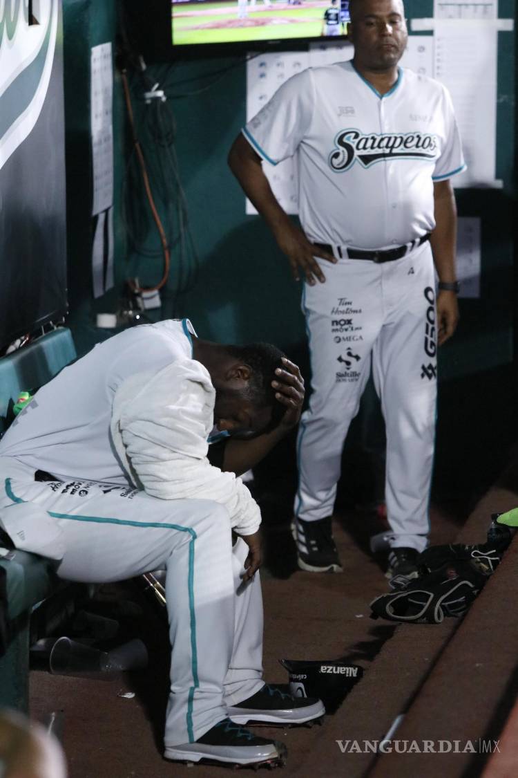 $!La desesperación se hizo sentir en el banquillo de los Dragones.