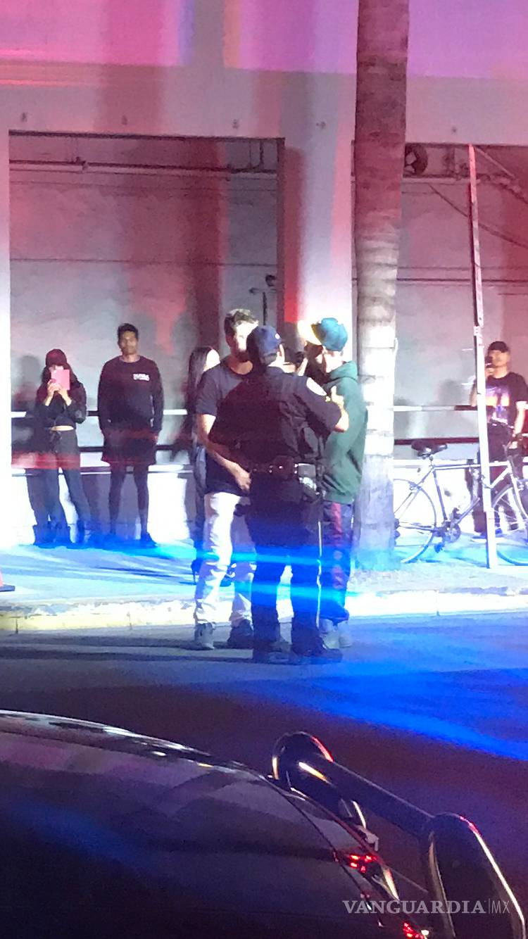 $!Atropella Justin Bieber a un paparazzi