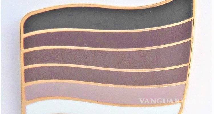 Critican a Amazon por vender insignia de orgullo heterosexual