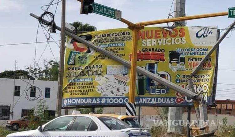 $!Con maquinaria y autobuses en Tamaulipas criminales derrumban sitios de videovigilancia