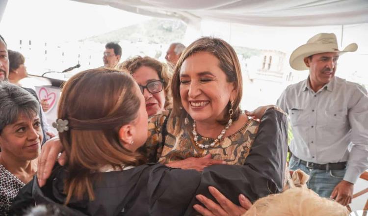 $!Antes de iniciar su precampaña con el Frente Amplio, la aspirante presidencial, Xóchitl Gálvez, se reunió con madres de personas desaparecidas | Foto: Especial