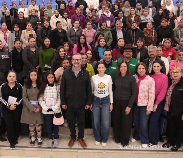$!El programa tiene como objetivo que ninguna mujer se quede sin estudiar.