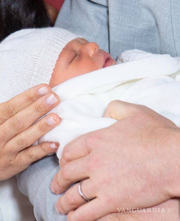 $!Meghan Markle y el Príncipe Harry presentan a su bebé por primera vez