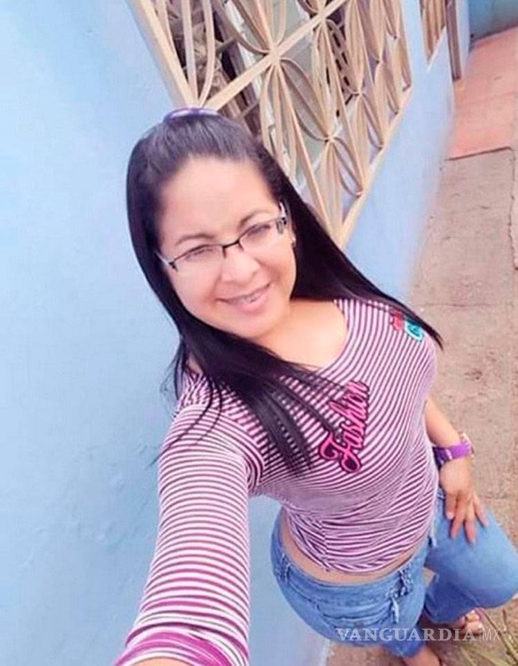 $!Maestra amenazaba a alumnos con reprobarlos si no tenían relaciones con ella