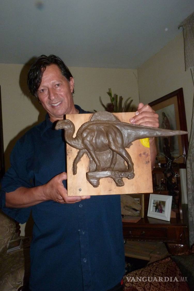 $!El hombre que da vida a los dinosaurios