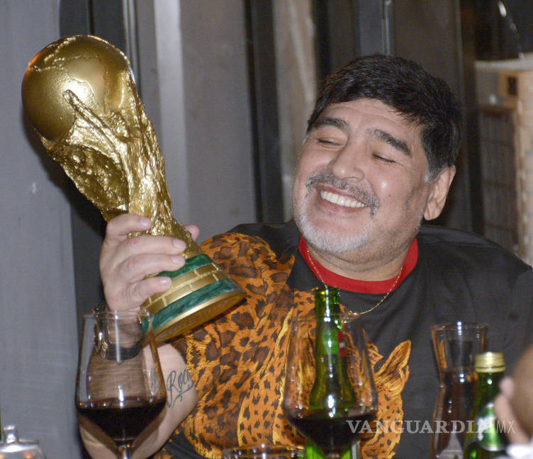 $!Recauda Maradona fondos para damnificados en Sinaloa