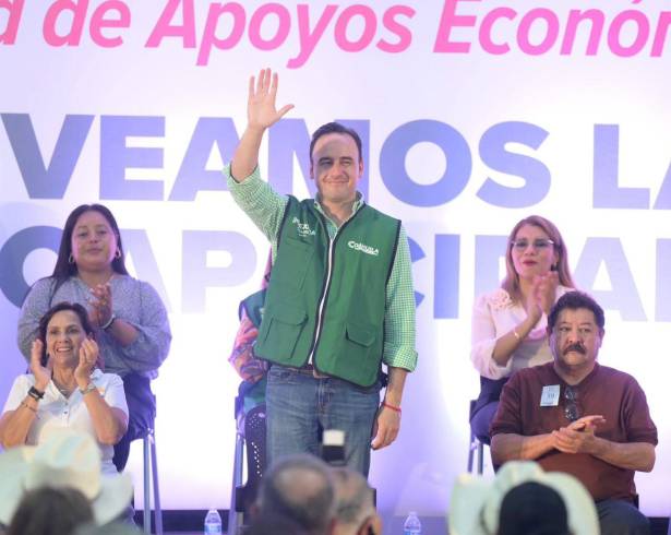 Manolo Jiménez afirmó en Monclova este viernes que insistirá ante Claudia Sheinbaum para encontrar una solución que permita reactivar AHMSA.