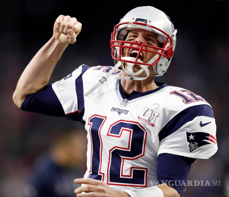 $!Tom Brady, reacciona antes del comienzo del Super Bowl LI en el estadio NRG de Houston, Texas. EFE/EPA/Larry W. Smith
