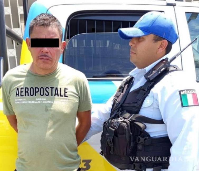 $!Roberto, de 51 años, fue trasladado a las instalaciones de la Policía de Monterrey para ser puesto a disposición del Ministerio Público.
