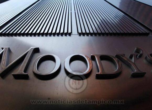Debido al aumento de deuda pública, Moody’s rebaja la calificación crediticia de Estados Unidos